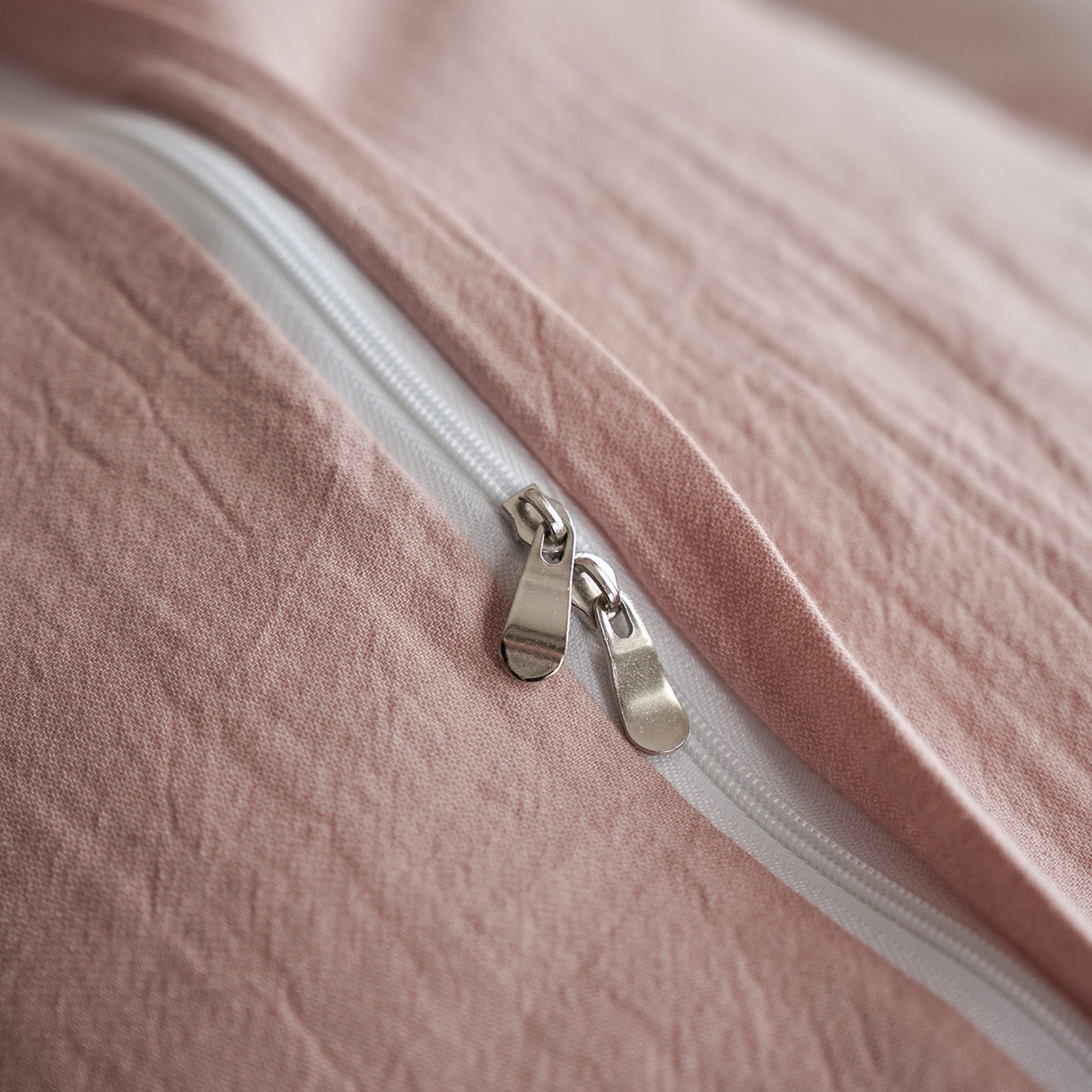 91家纺网 家纺一手货源 找家纺 清雅福 2025新款A类全棉水洗色织大提花四件套 花意间-暗粉