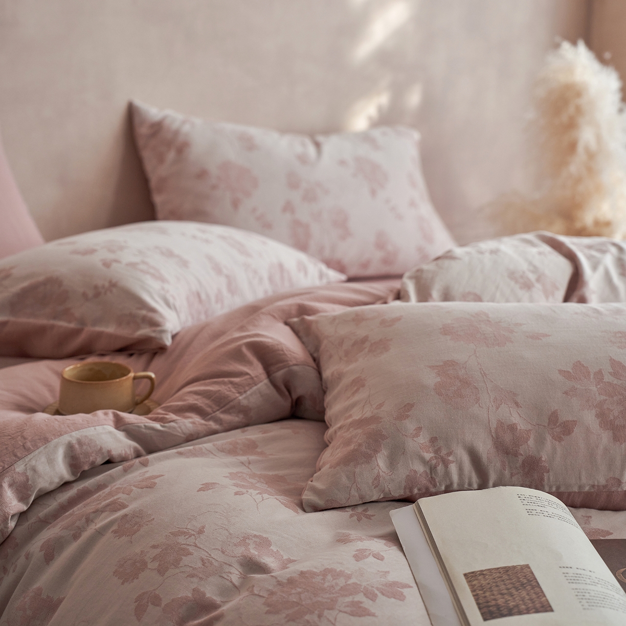 91家纺网 家纺一手货源 找家纺 清雅福 2025新款A类全棉水洗色织大提花四件套 花意间-暗粉