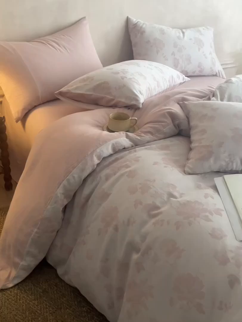 91家纺网 家纺一手货源 找家纺 清雅福 2025新款A类全棉水洗色织大提花四件套 花意间-暗粉