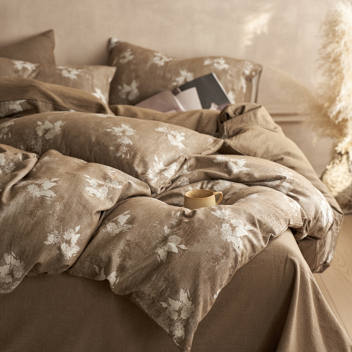 91家纺网 家纺一手货源 找家纺 清雅福 2025新款A类全棉水洗色织大提花四件套 繁花说-茶咖