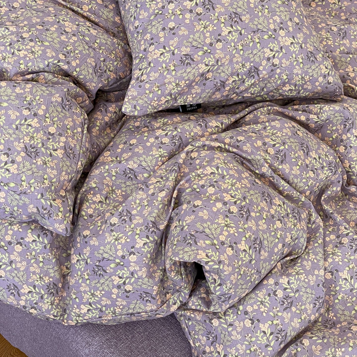 91家纺网 家纺一手货源 找家纺 典曼家纺 2025秋冬新款A类高克重亚麻复古诧季风原麻系列四件套 洛檀紫