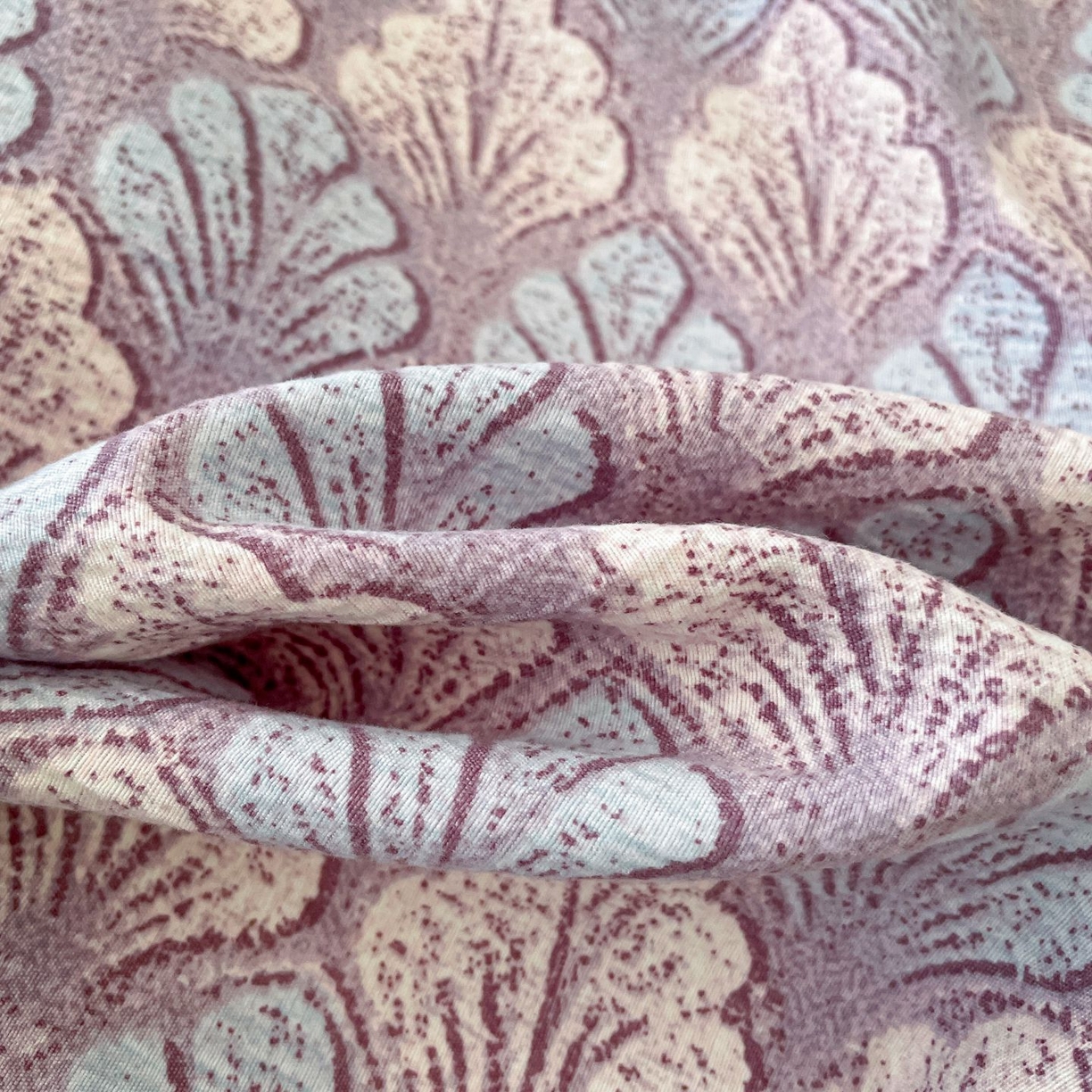 91家纺网 家纺一手货源 找家纺 典曼家纺 2025秋冬新款A类高克重亚麻复古诧季风原麻系列四件套 落叶知秋-紫