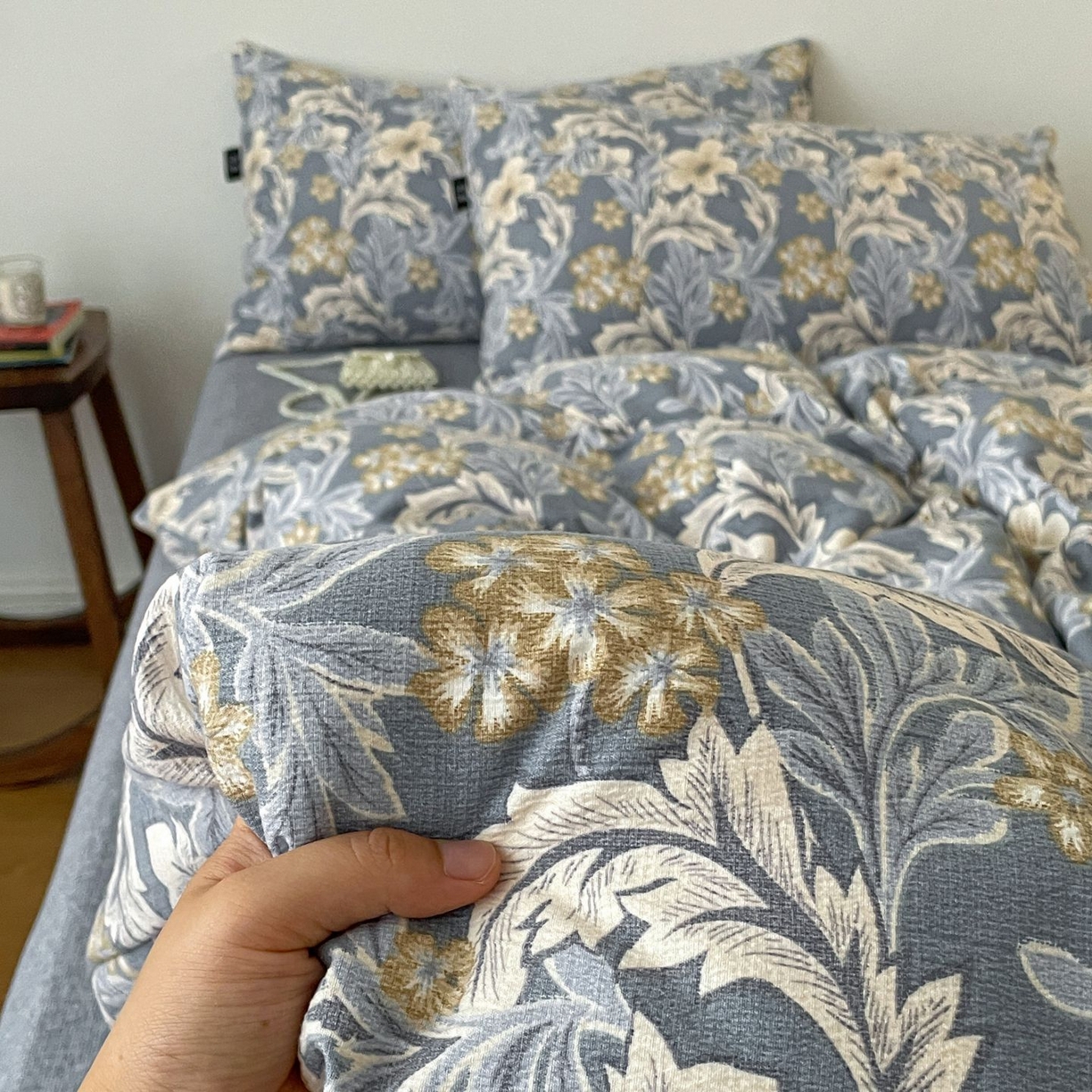 91家纺网 家纺一手货源 找家纺 典曼家纺 2025秋冬新款A类高克重亚麻复古诧季风原麻系列四件套 兰兮