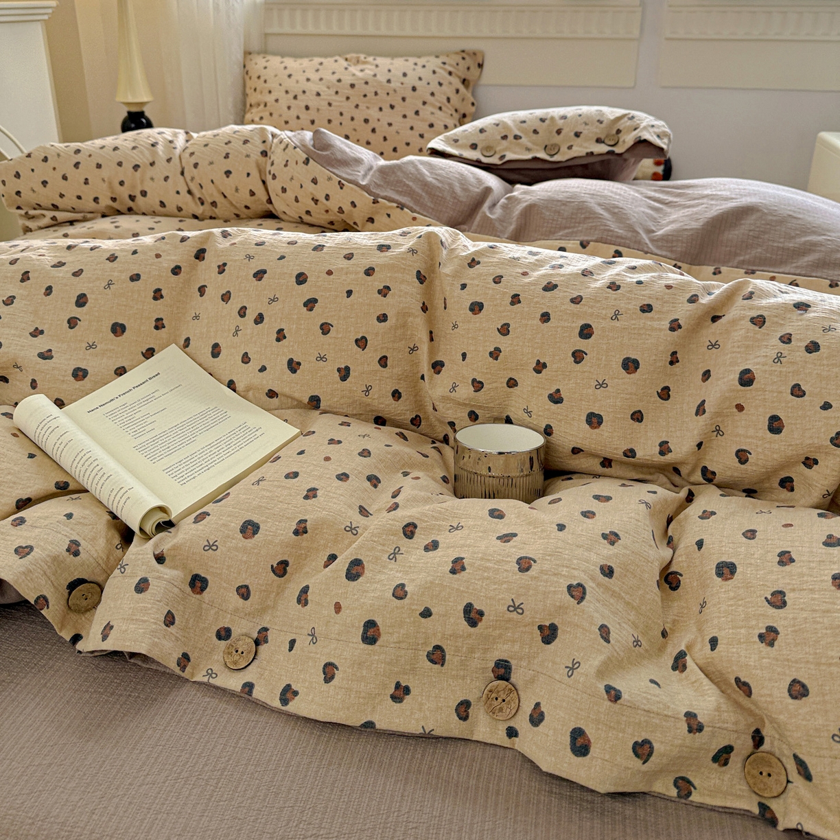 91家纺网 家纺一手货源 找家纺 水墨江南 2025新款原麻复古印花纽扣款四件套 可颂