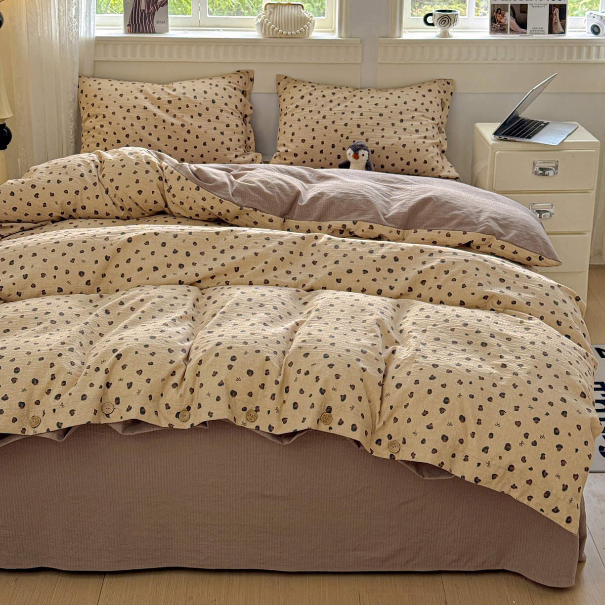 91家纺网 家纺一手货源 找家纺 水墨江南 2025新款原麻复古印花纽扣款四件套 可颂