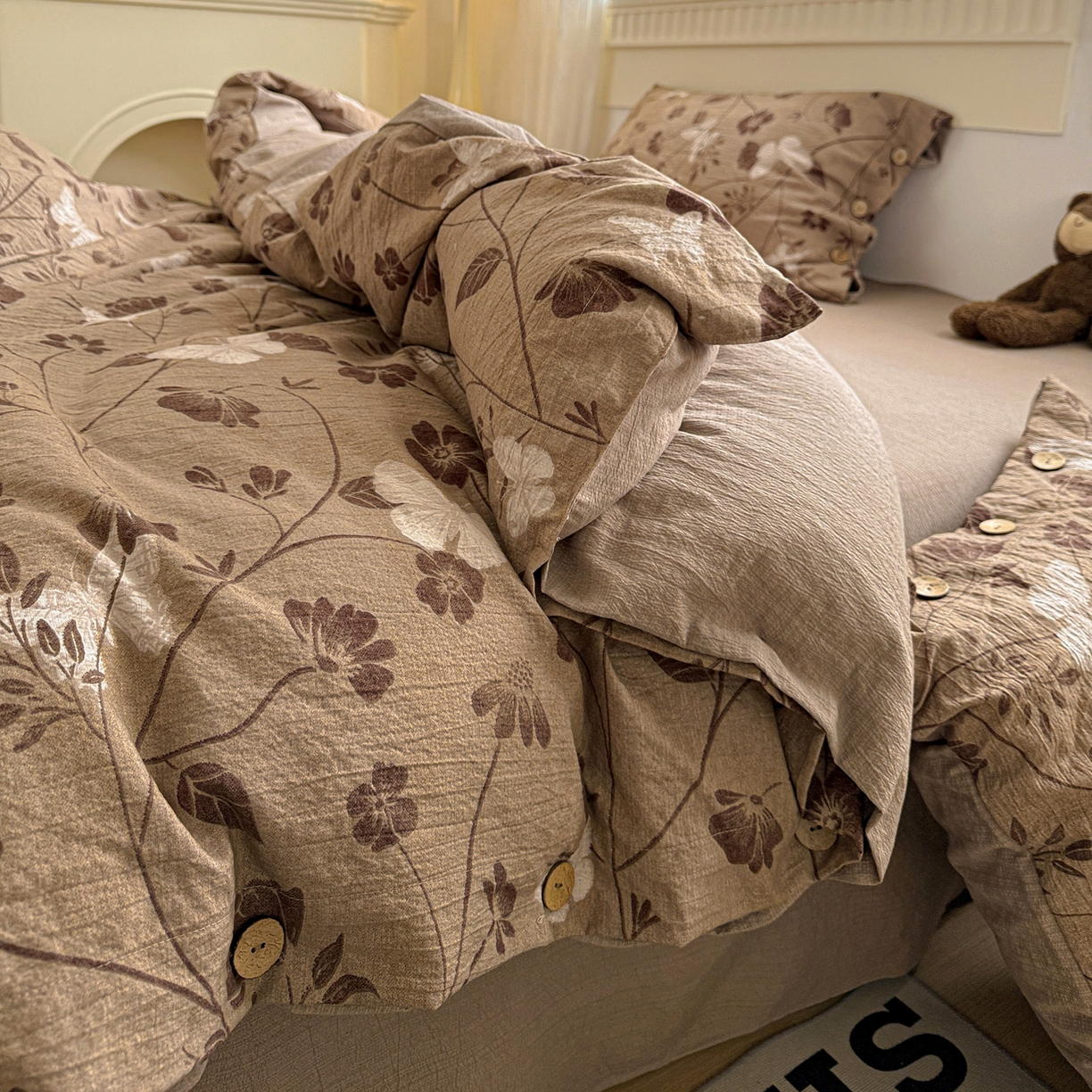 91家纺网 家纺一手货源 找家纺 水墨江南 2025新款原麻复古印花纽扣款四件套 蝶恋