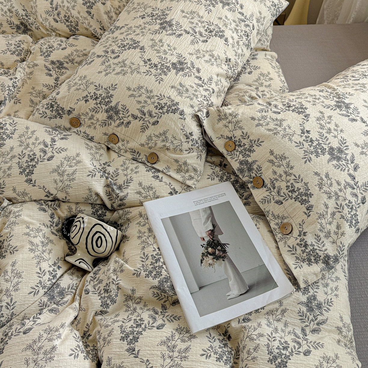 91家纺网 家纺一手货源 找家纺 水墨江南 2025新款原麻复古印花纽扣款四件套 盛夏