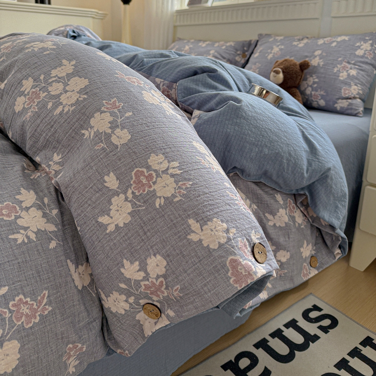 91家纺网 家纺一手货源 找家纺 水墨江南 2025新款原麻复古印花纽扣款四件套 芬芳