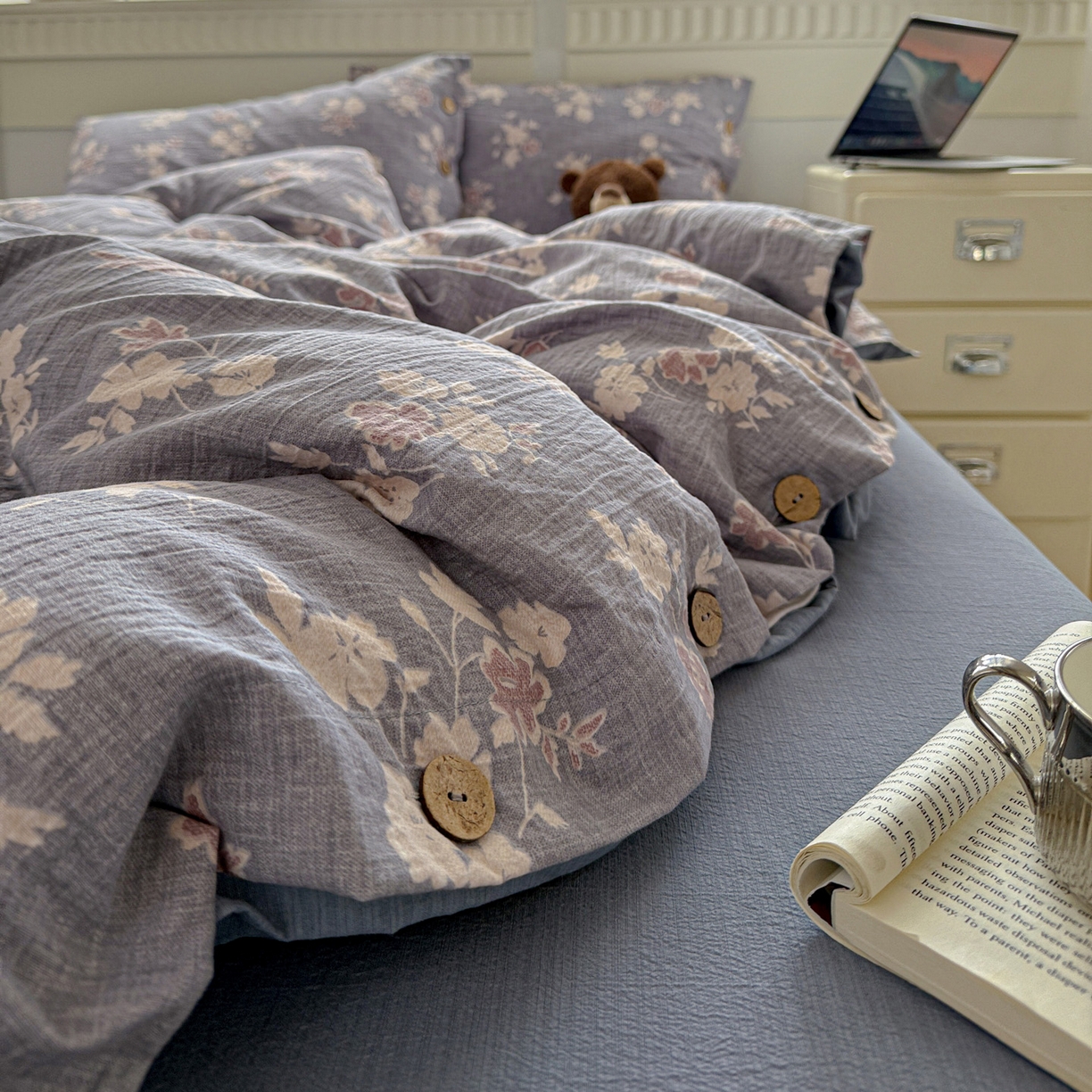 91家纺网 家纺一手货源 找家纺 水墨江南 2025新款原麻复古印花纽扣款四件套 芬芳