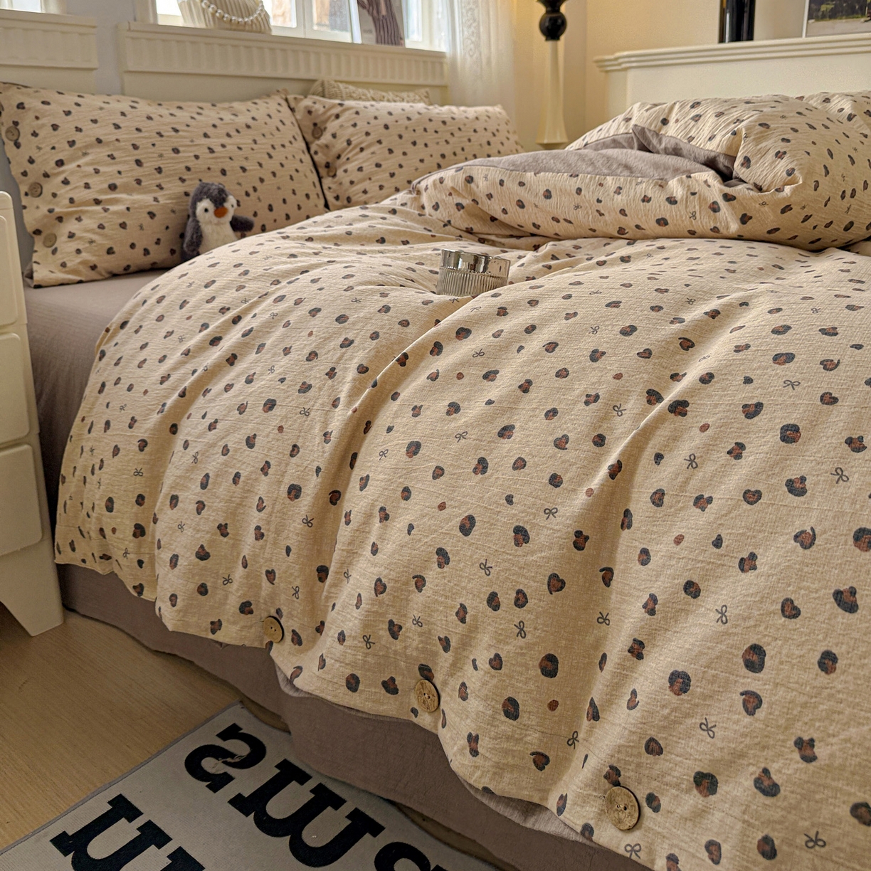 91家纺网 家纺一手货源 找家纺 水墨江南 2025新款原麻复古印花纽扣款四件套 可颂