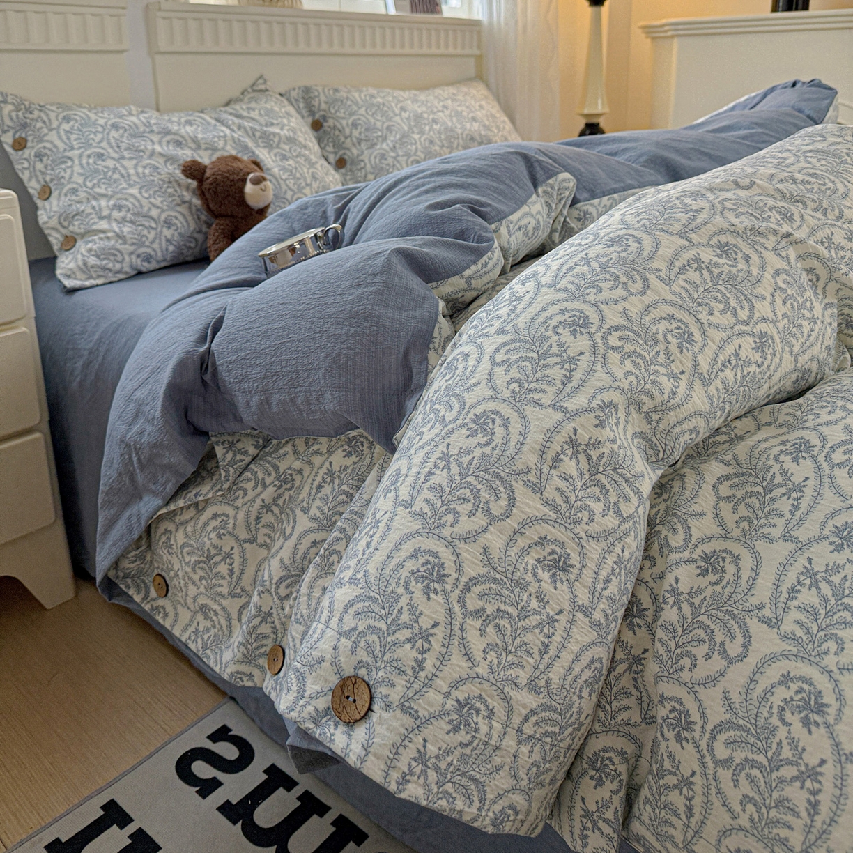 91家纺网 家纺一手货源 找家纺 水墨江南 2025新款原麻复古印花纽扣款四件套 青黛