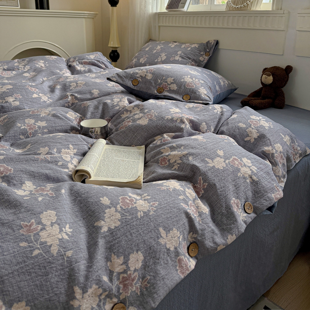 91家纺网 家纺一手货源 找家纺 水墨江南 2025新款原麻复古印花纽扣款四件套 芬芳