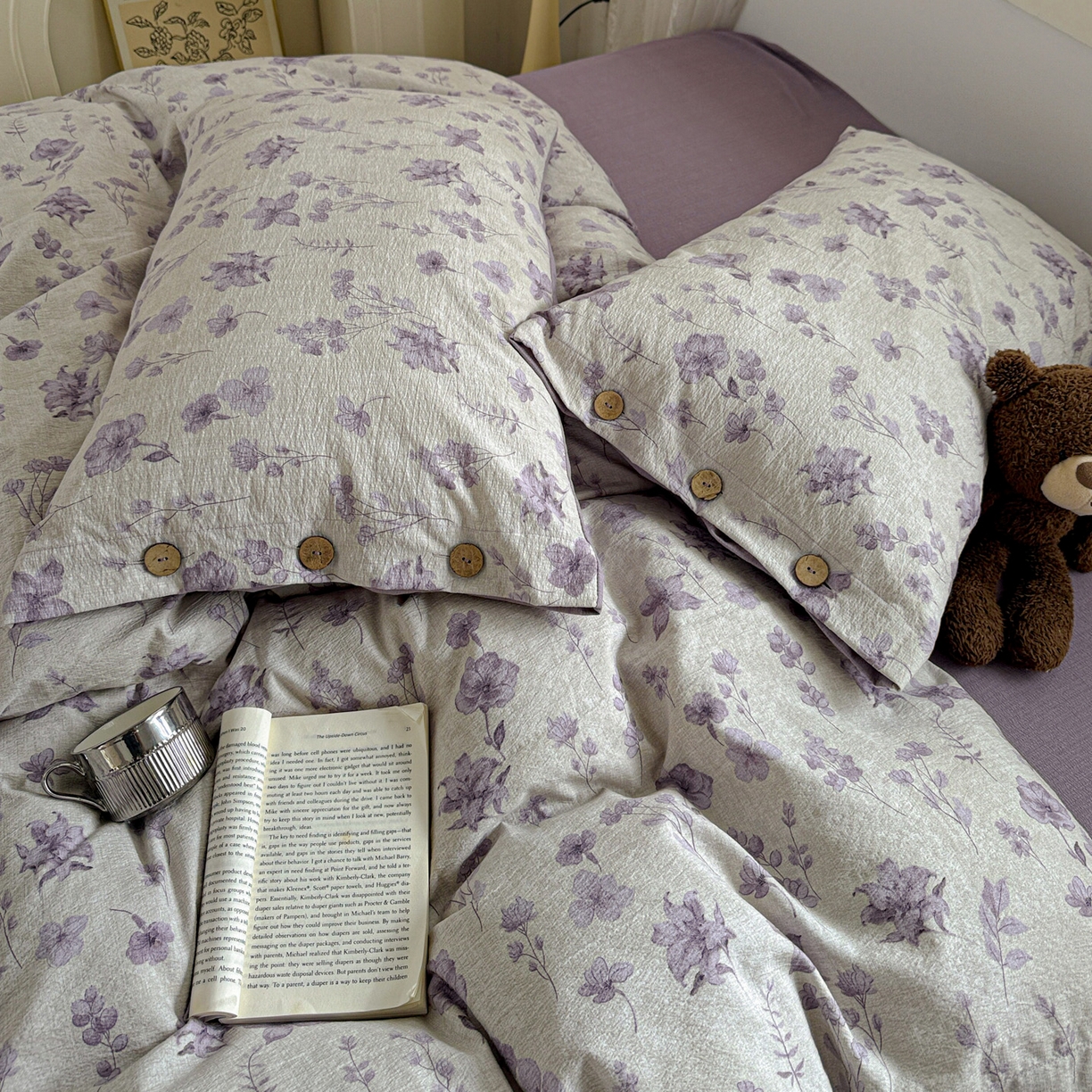 91家纺网 家纺一手货源 找家纺 水墨江南 2025新款原麻复古印花纽扣款四件套 紫藤