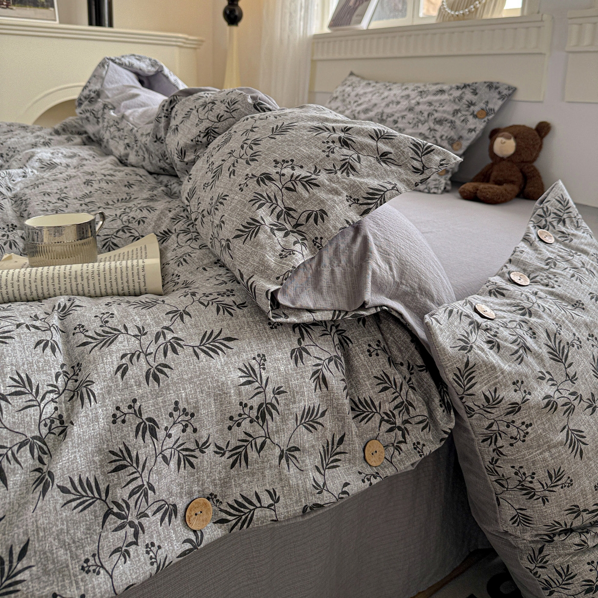 91家纺网 家纺一手货源 找家纺 水墨江南 2025新款原麻复古印花纽扣款四件套 竹韵