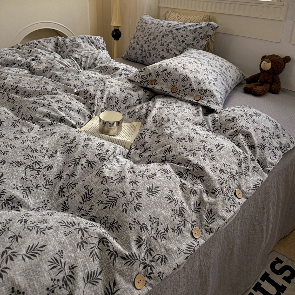 91家纺网 家纺一手货源 找家纺 水墨江南 2025新款原麻复古印花纽扣款四件套 竹韵