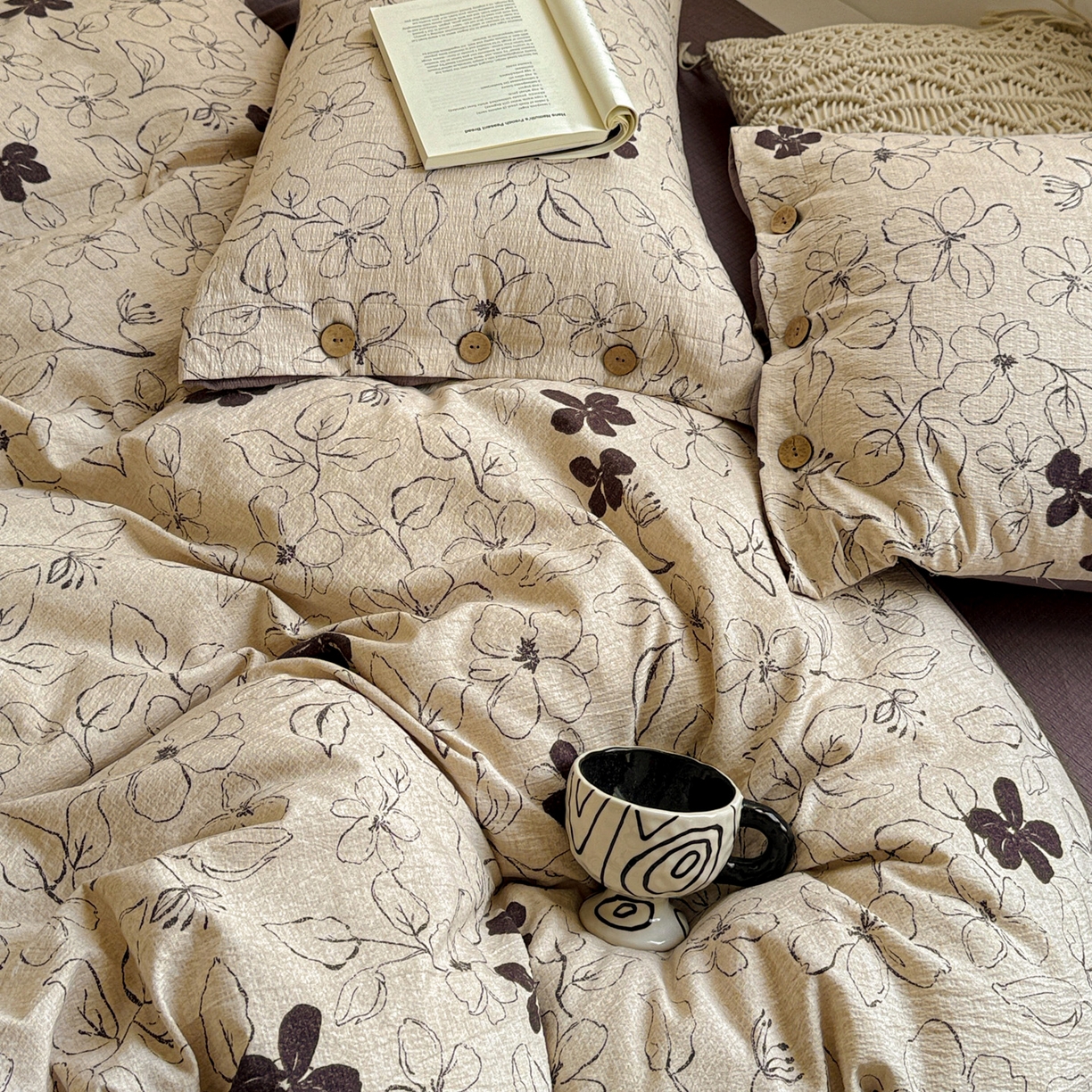 91家纺网 家纺一手货源 找家纺 水墨江南 2025新款原麻复古印花纽扣款四件套 绽放