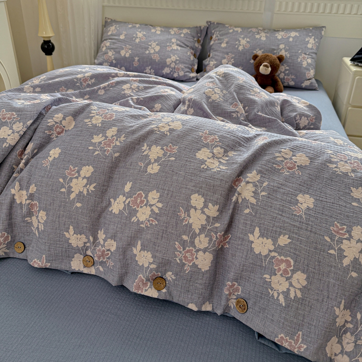 91家纺网 家纺一手货源 找家纺 水墨江南 2025新款原麻复古印花纽扣款四件套 芬芳