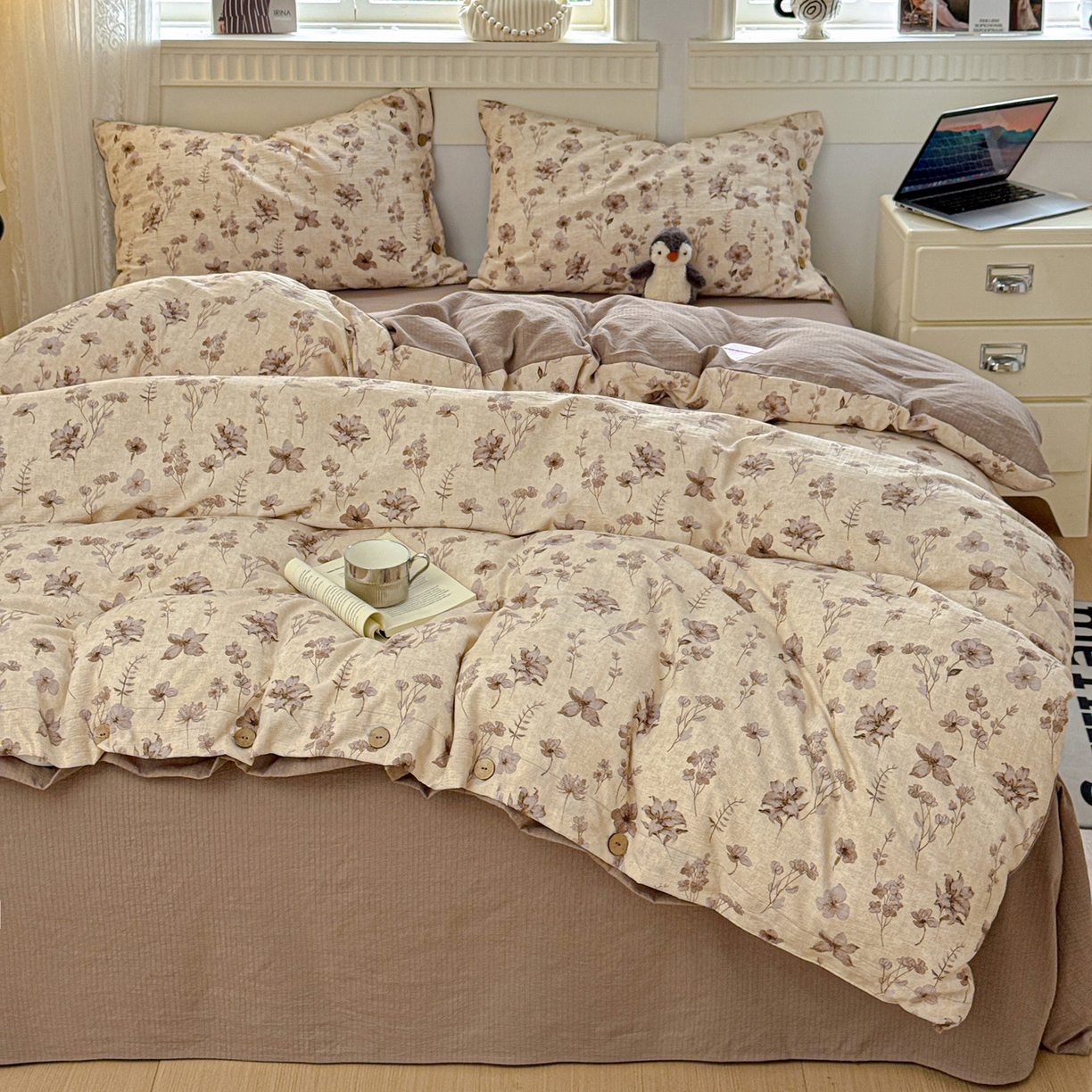 91家纺网 家纺一手货源 找家纺 水墨江南 2025新款原麻复古印花纽扣款四件套 花影