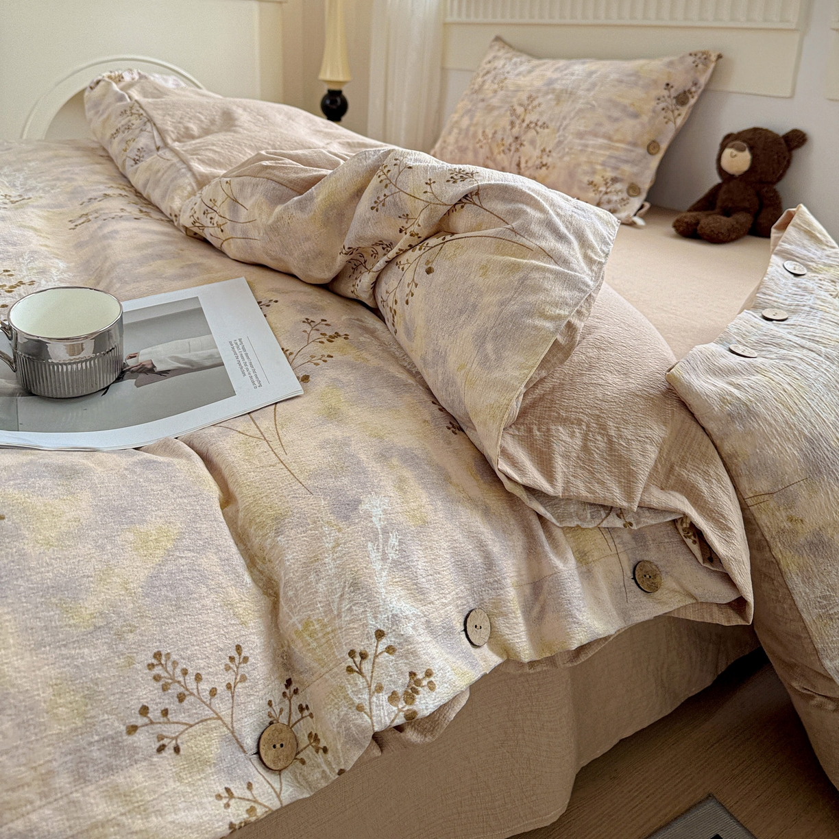 91家纺网 家纺一手货源 找家纺 水墨江南 2025新款原麻复古印花纽扣款四件套 秋意浓