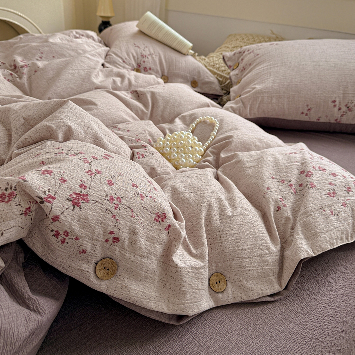 91家纺网 家纺一手货源 找家纺 水墨江南 2025新款原麻复古印花纽扣款四件套 繁花