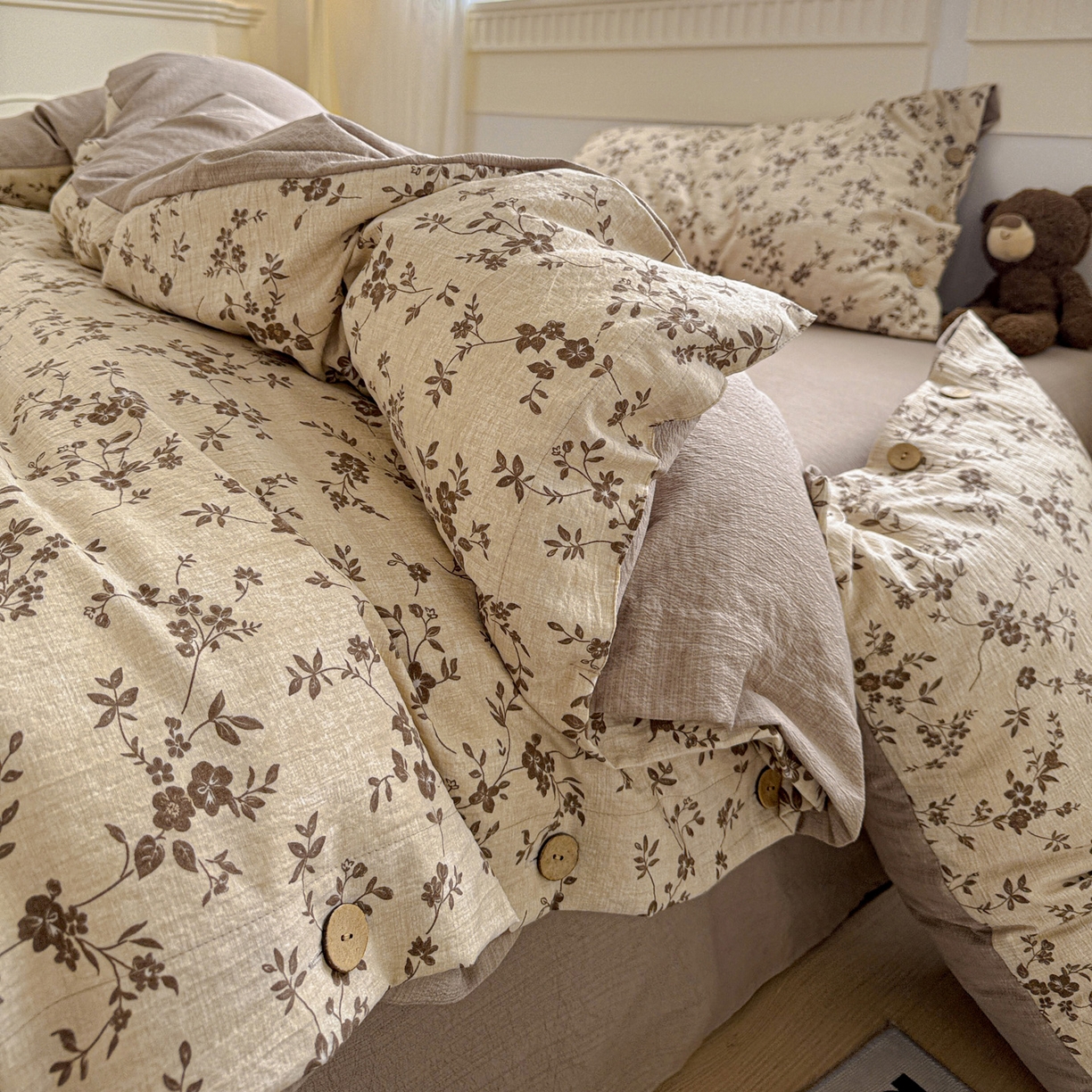 91家纺网 家纺一手货源 找家纺 水墨江南 2025新款原麻复古印花纽扣款四件套 暗香