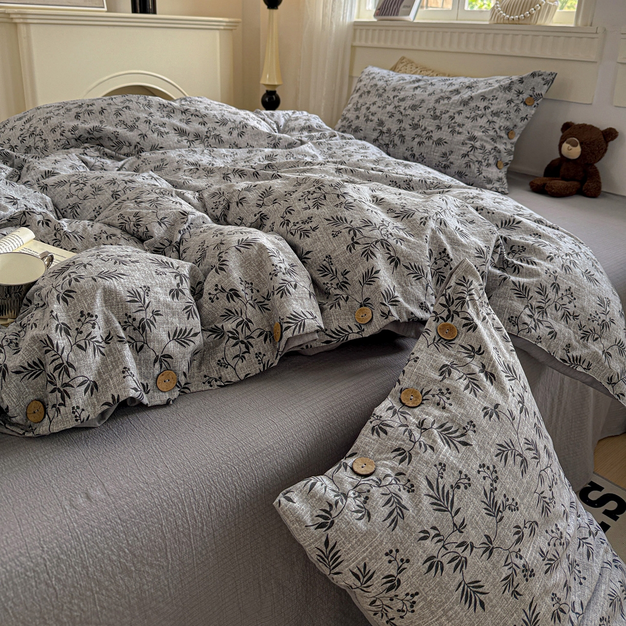 91家纺网 家纺一手货源 找家纺 水墨江南 2025新款原麻复古印花纽扣款四件套 竹韵