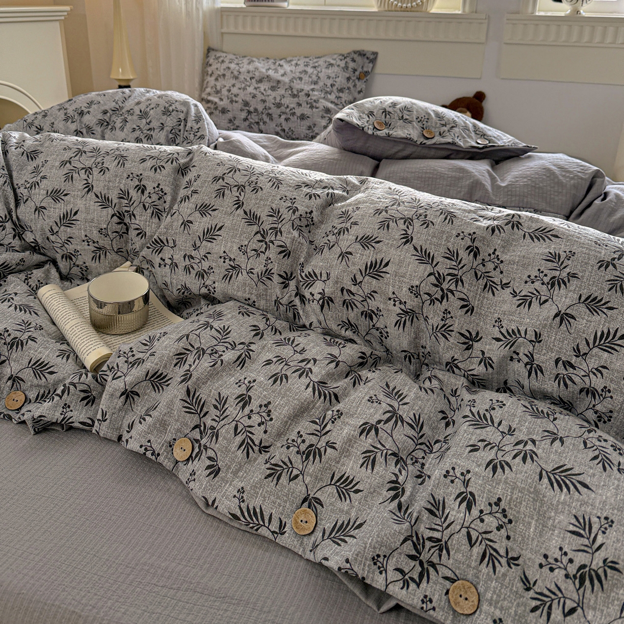 91家纺网 家纺一手货源 找家纺 水墨江南 2025新款原麻复古印花纽扣款四件套 竹韵