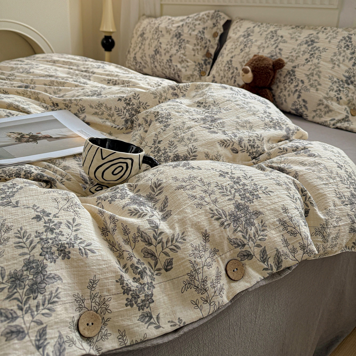 91家纺网 家纺一手货源 找家纺 水墨江南 2025新款原麻复古印花纽扣款四件套 盛夏