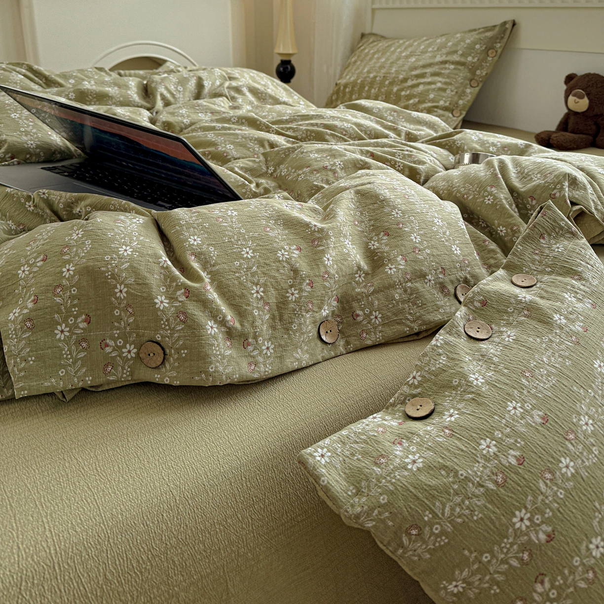 91家纺网 家纺一手货源 找家纺 水墨江南 2025新款原麻复古印花纽扣款四件套 一抹香-绿