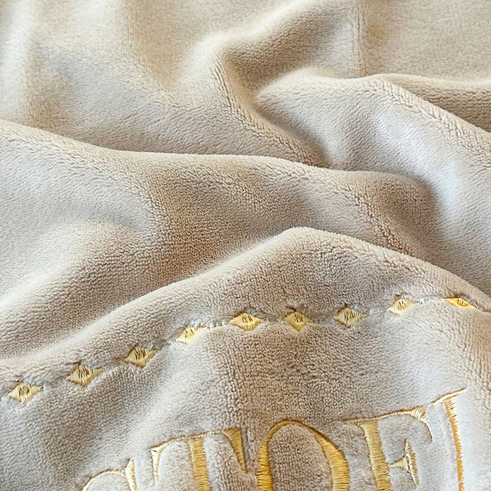 91家纺网 家纺一手货源 找家纺 （总）莱凯家纺 2025新款牛奶绒雕花刺绣四件套-叶屿