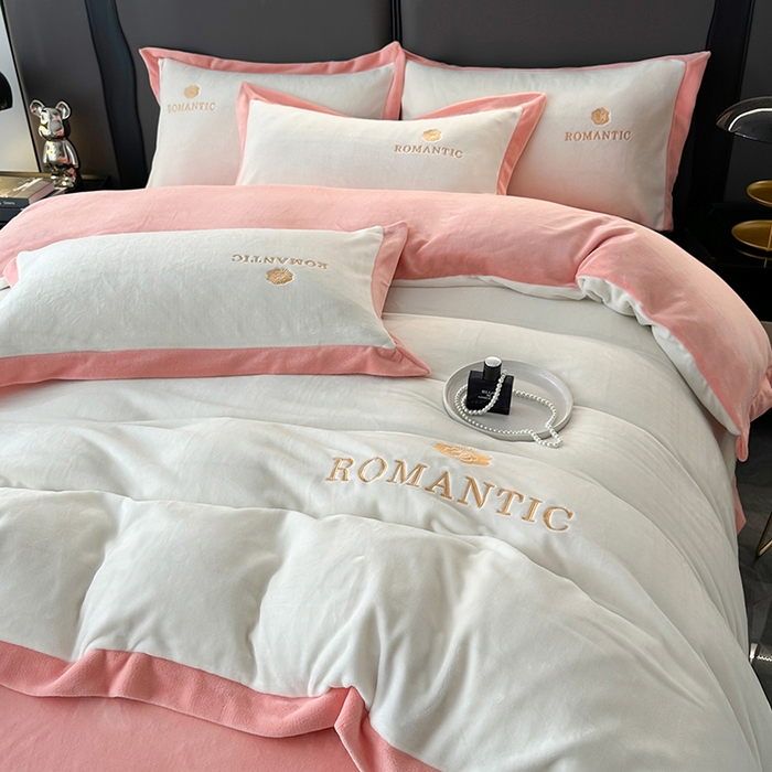 91家纺网 家纺一手货源 找家纺 莱凯家纺 2025新款牛奶绒双拼绣花四件套-山茶 山茶（白+粉）