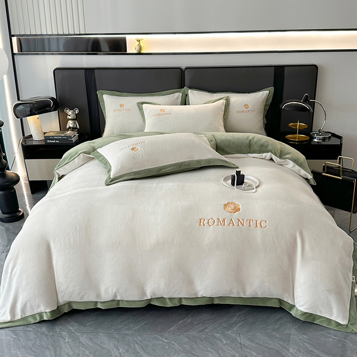 91家纺网 家纺一手货源 找家纺 莱凯家纺 2025新款牛奶绒双拼绣花四件套-山茶 山茶（白+绿）