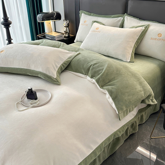 91家纺网 家纺一手货源 找家纺 莱凯家纺 2025新款牛奶绒双拼绣花四件套-山茶 山茶（白+绿）