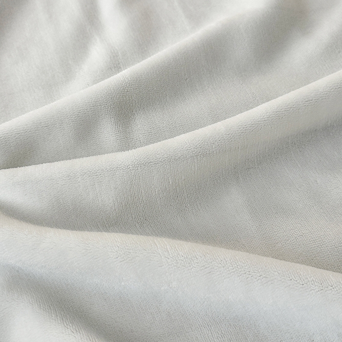 91家纺网 家纺一手货源 找家纺 莱凯家纺 2025新款牛奶绒双拼绣花四件套-山茶 山茶（白+浅蓝）