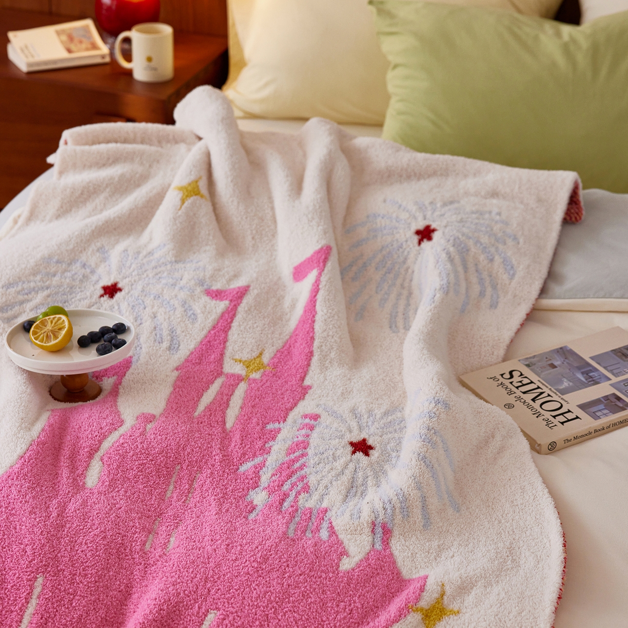 91家纺网 家纺一手货源 找家纺 安莱生活 2025新款设计师款半边绒多功能盖毯 城堡