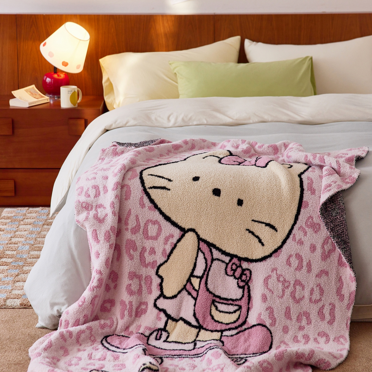 91家纺网 家纺一手货源 找家纺 安莱生活 2025新款设计师款半边绒多功能盖毯 滑板猫-粉