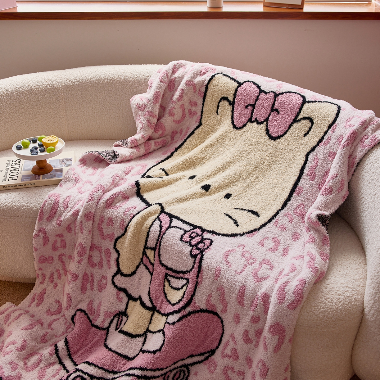 91家纺网 家纺一手货源 找家纺 安莱生活 2025新款设计师款半边绒多功能盖毯 滑板猫-粉