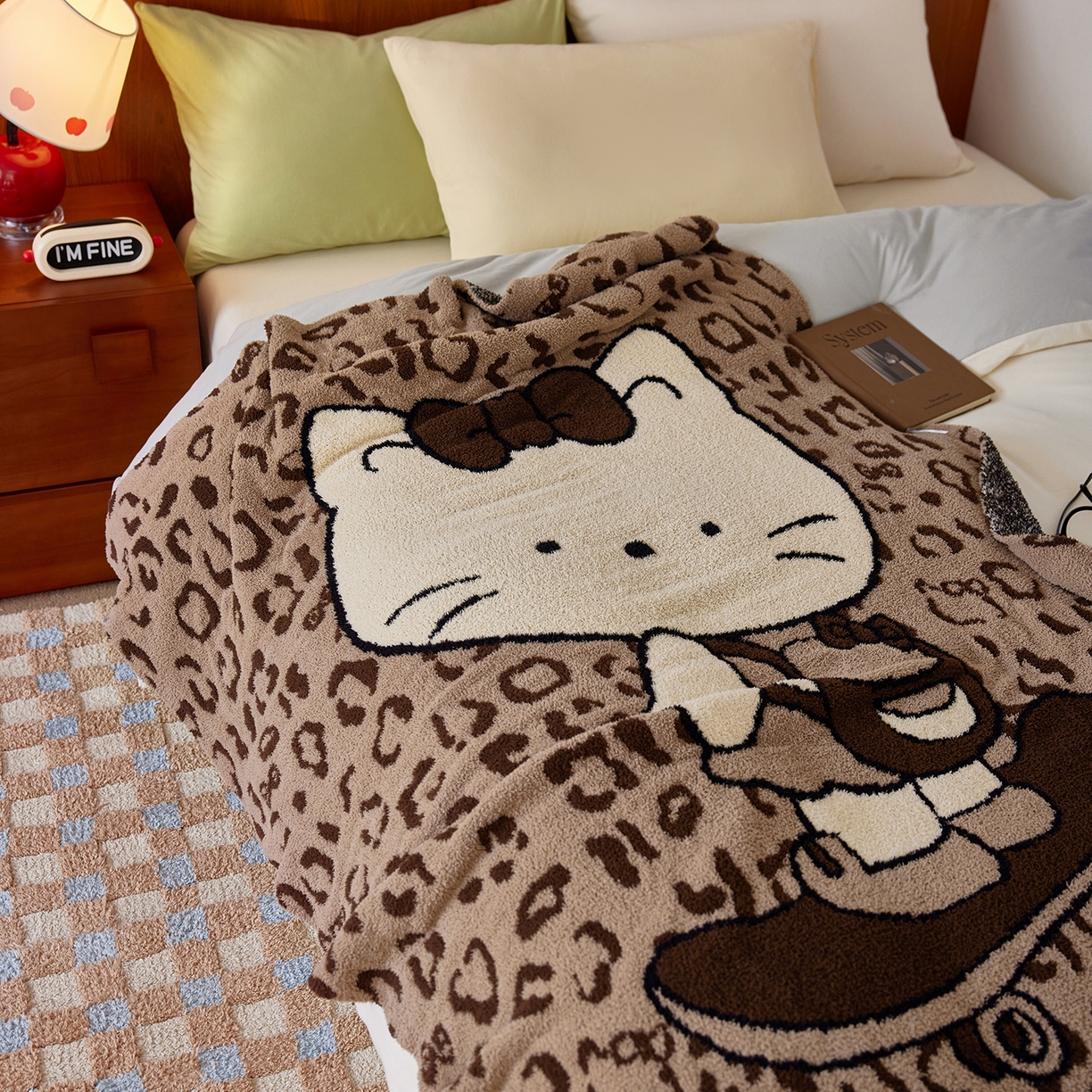 91家纺网 家纺一手货源 找家纺 安莱生活 2025新款设计师款半边绒多功能盖毯 滑板猫-咖