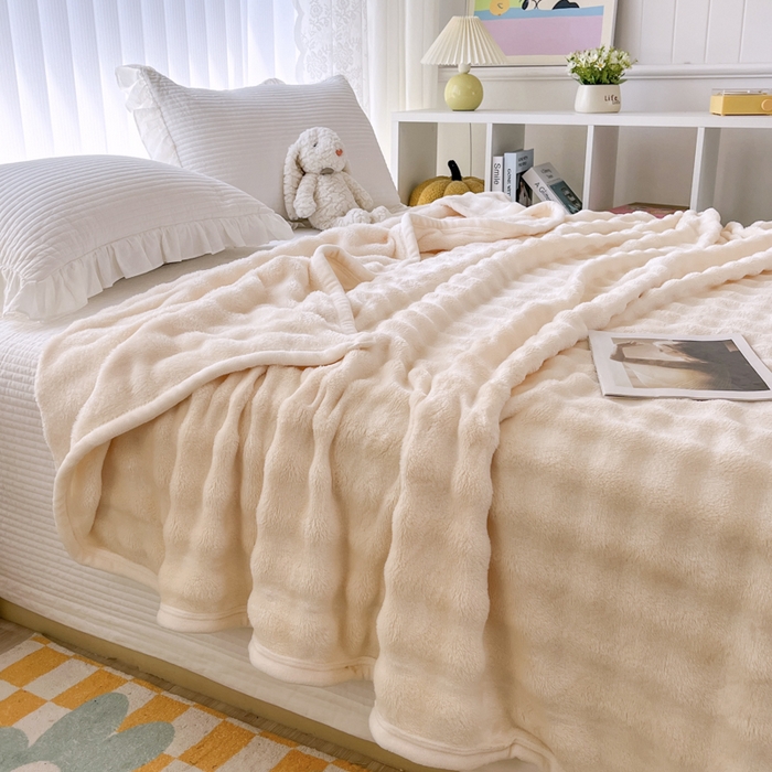 91家纺网 家纺一手货源 找家纺 （总）莱凯家纺 2025新款牛奶绒泡泡毯子盖毯毛毯-可跨境