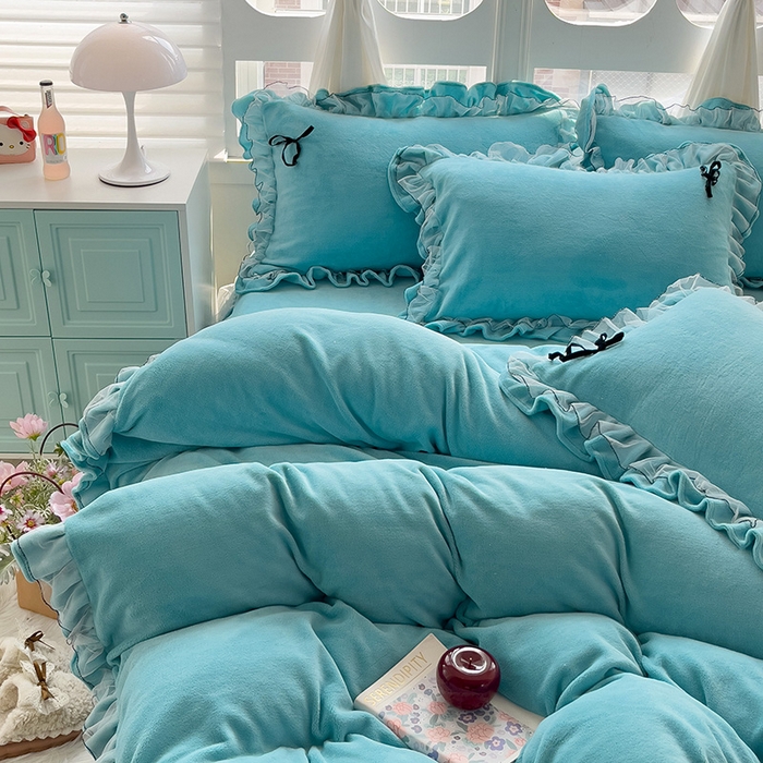 91家纺网 家纺一手货源 找家纺 言熙居家纺 2025新款仙气网纱蕾丝花边蝴蝶结牛奶绒四件套 仙女蓝