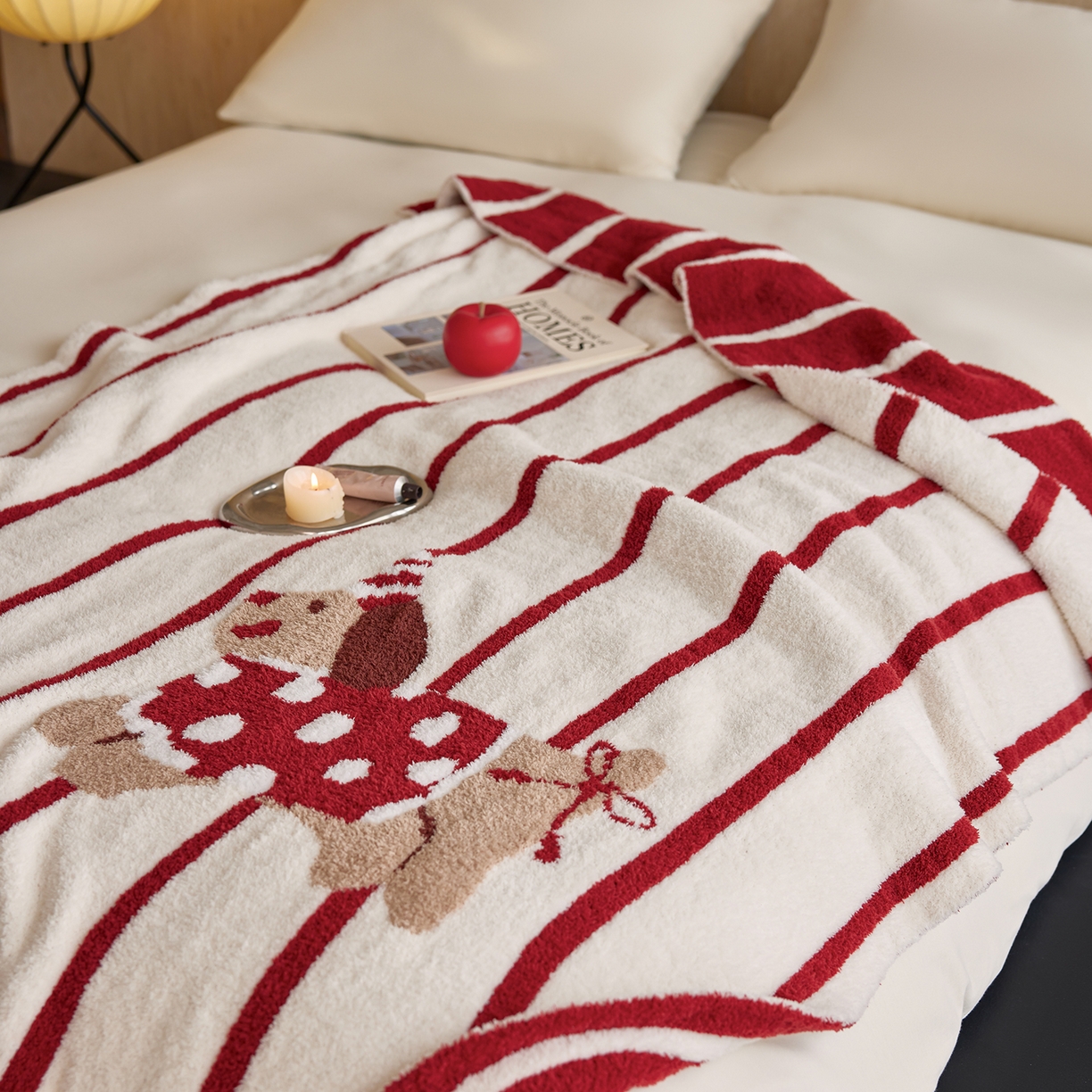 91家纺网 家纺一手货源 找家纺 安莱生活 2025新款设计师款半边绒多功能盖毯 条纹狗狗