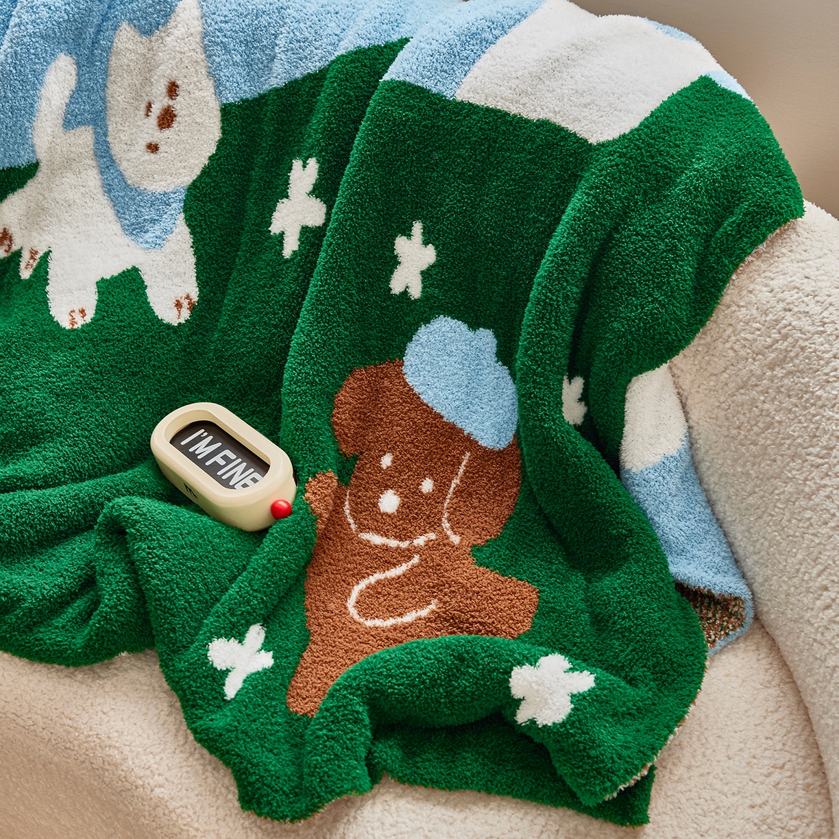 91家纺网 家纺一手货源 找家纺 安莱生活 2025新款设计师款半边绒多功能盖毯 汪仔派对