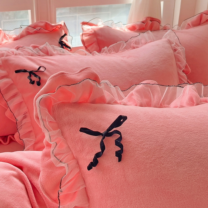 91家纺网 家纺一手货源 找家纺 言熙居家纺 2025新款仙气网纱蕾丝花边蝴蝶结牛奶绒四件套 仙女玉