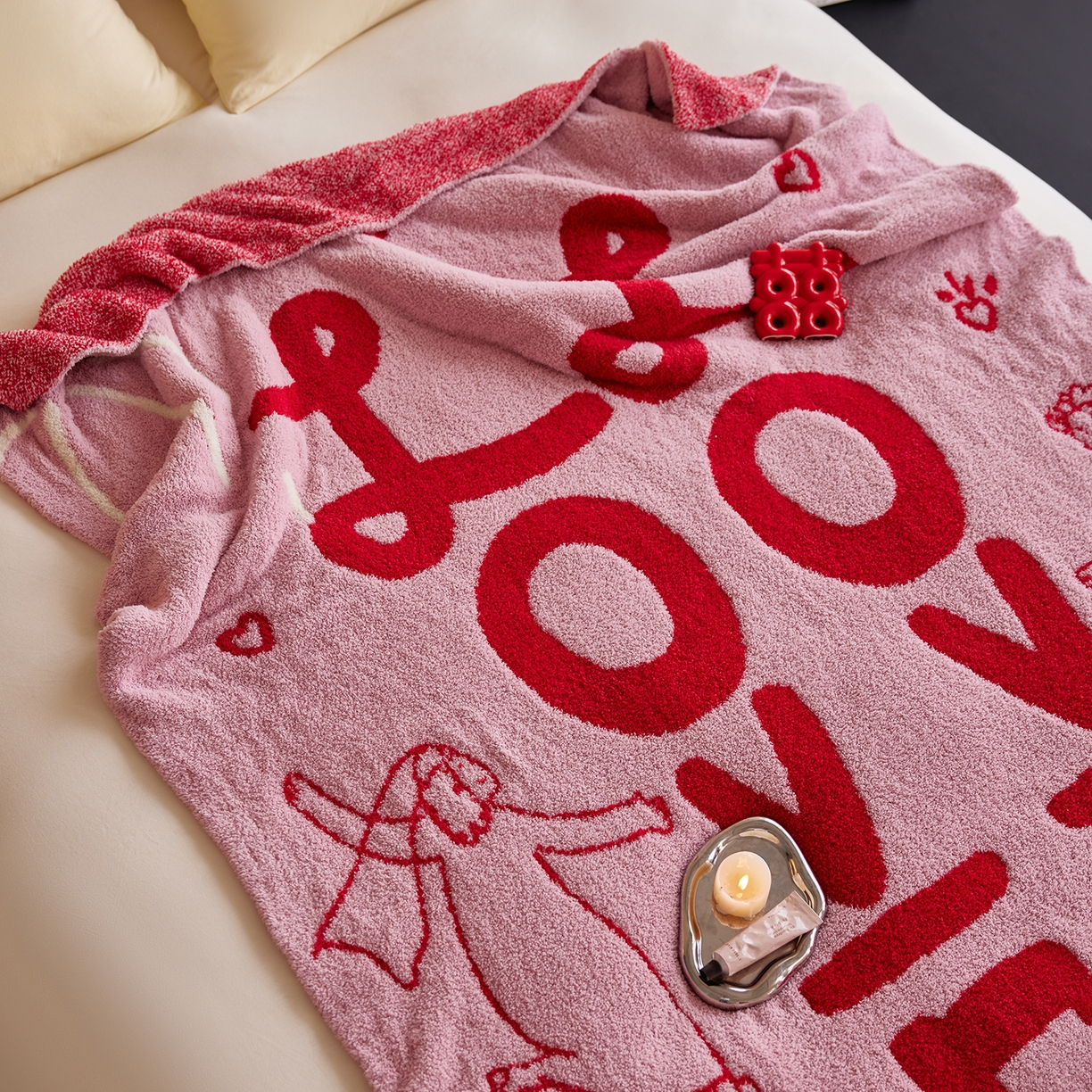 91家纺网 家纺一手货源 找家纺 安莱生活 2025新款设计师款半边绒多功能盖毯 喜事