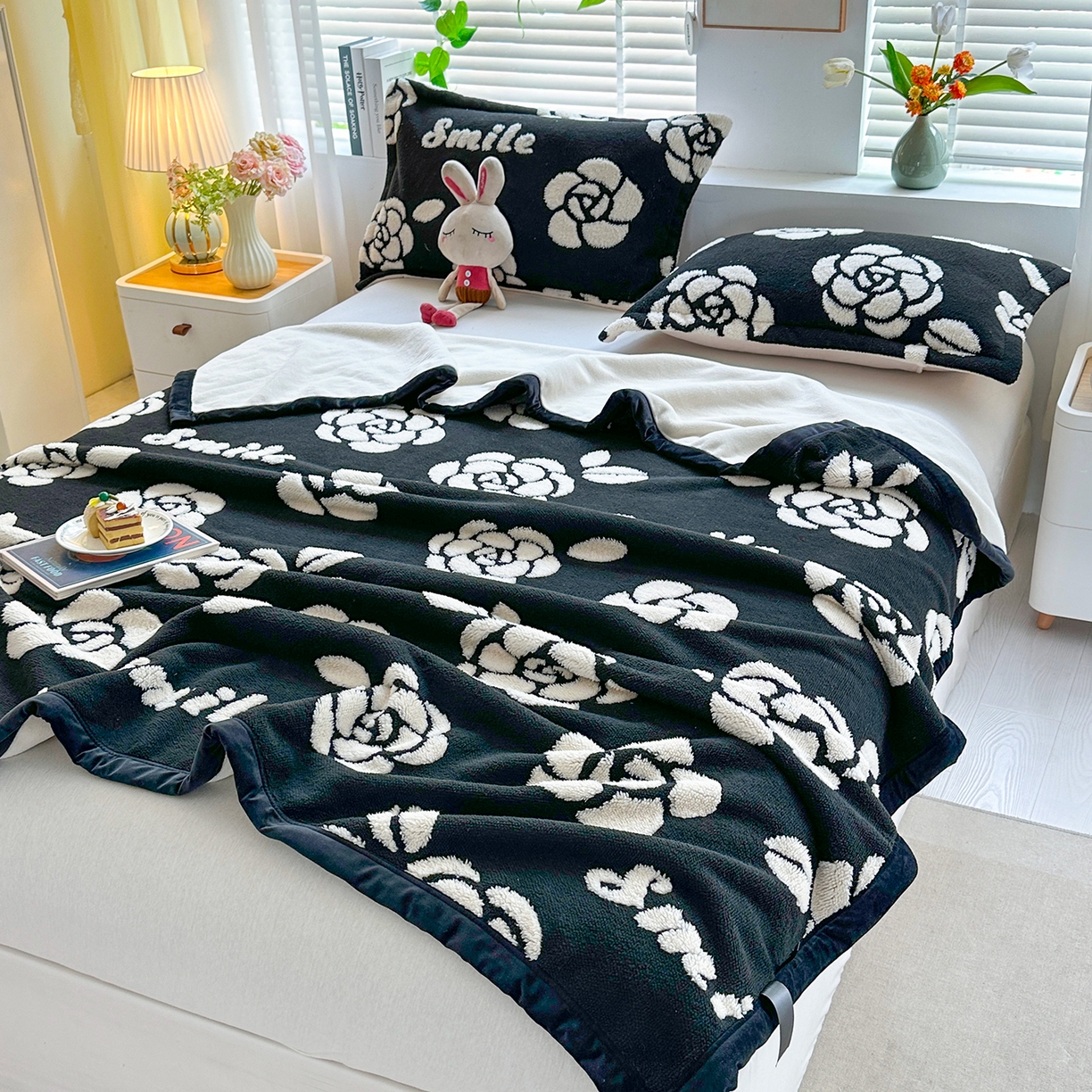 肖恩毯业 2025新款黑白阳离子云锦绒复合多功能毛毯休闲盖毯绒毯毯子跨境专供 山茶花