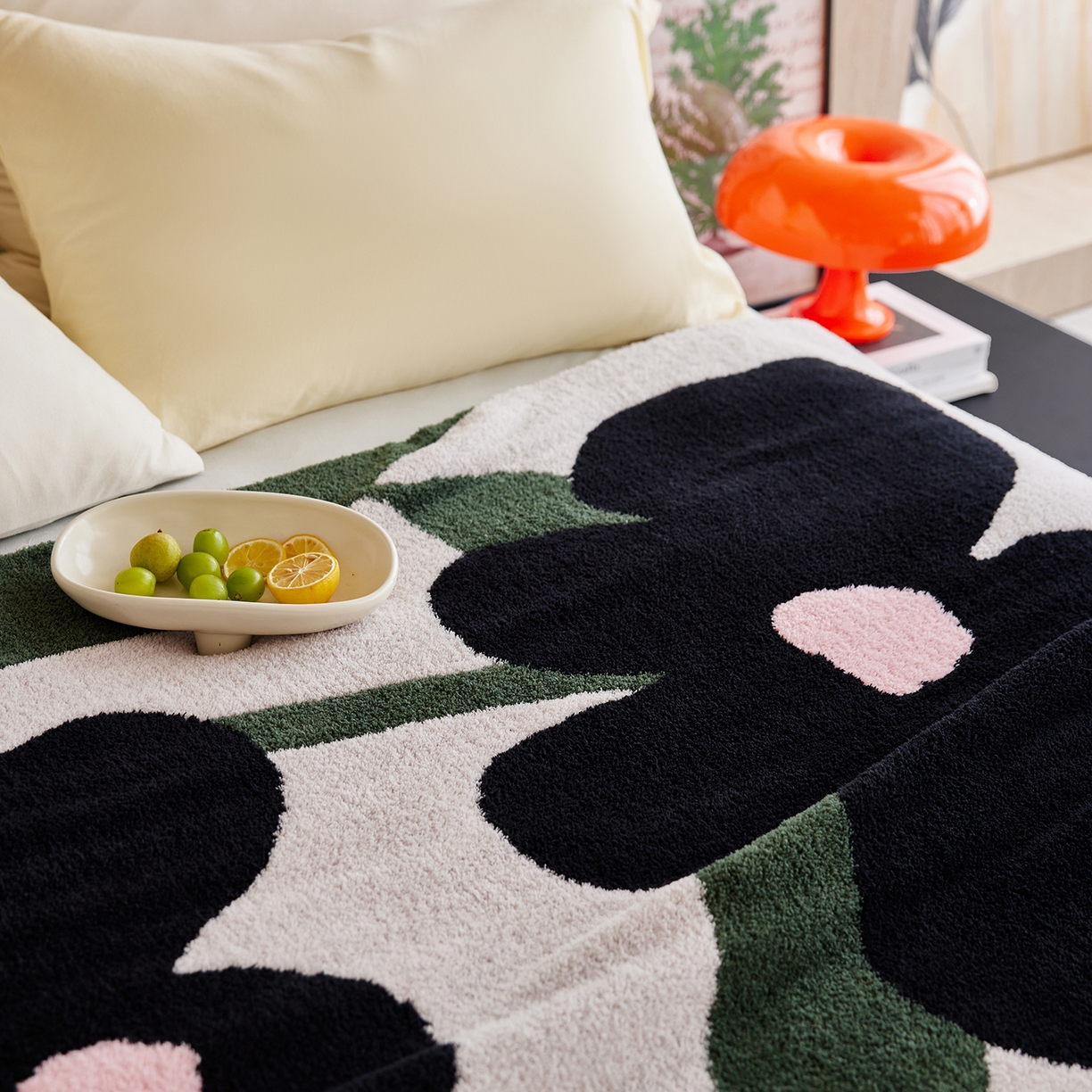 91家纺网 家纺一手货源 找家纺 安莱生活 2025新款设计师款半边绒多功能盖毯 一路生花-绿