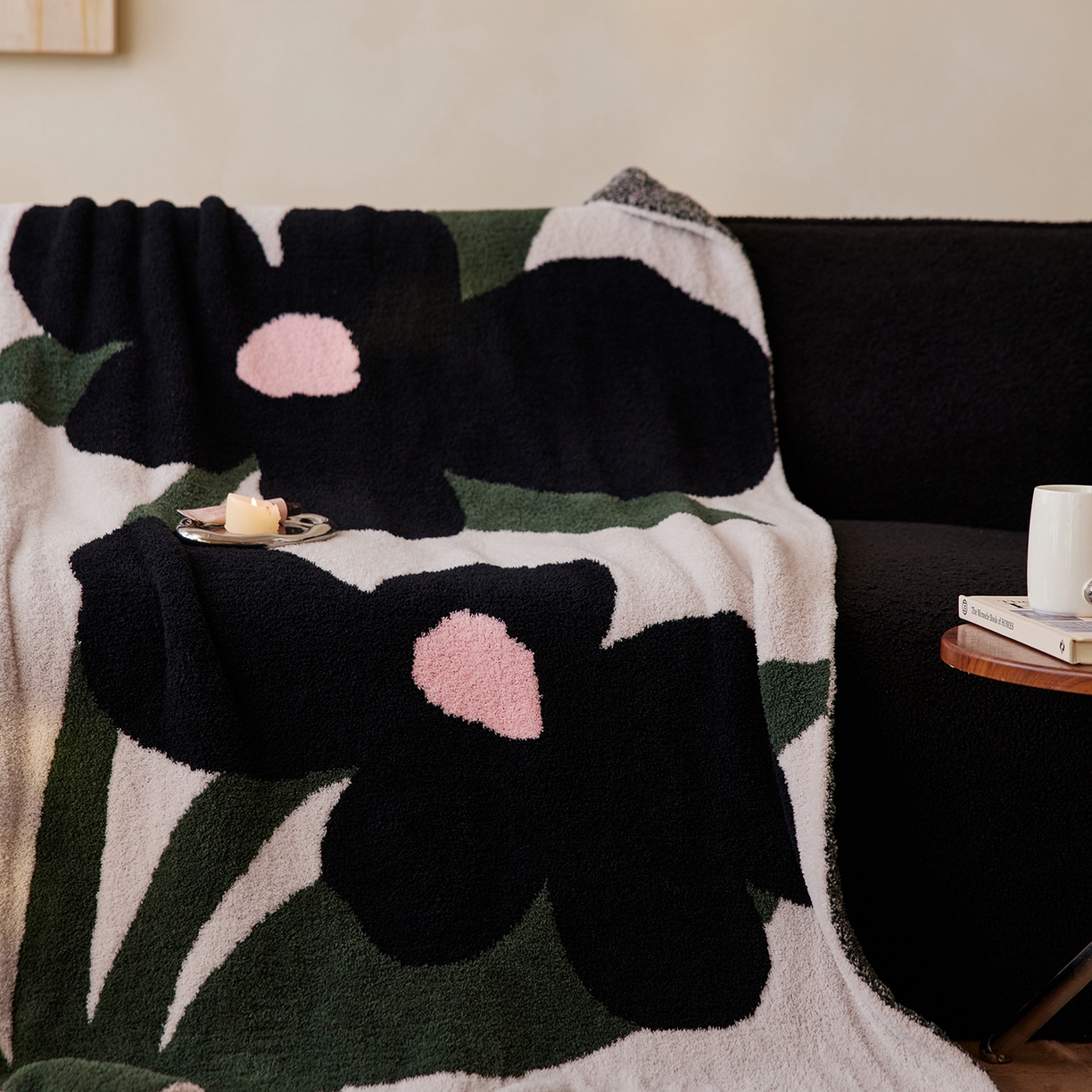 91家纺网 家纺一手货源 找家纺 安莱生活 2025新款设计师款半边绒多功能盖毯 一路生花-绿