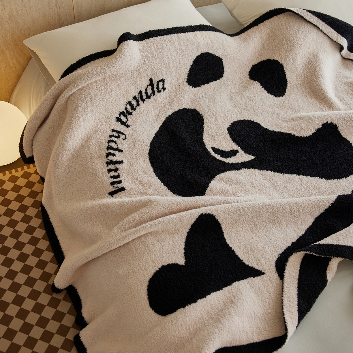 91家纺网 家纺一手货源 找家纺 安莱生活 2025新款设计师款半边绒多功能盖毯 panda