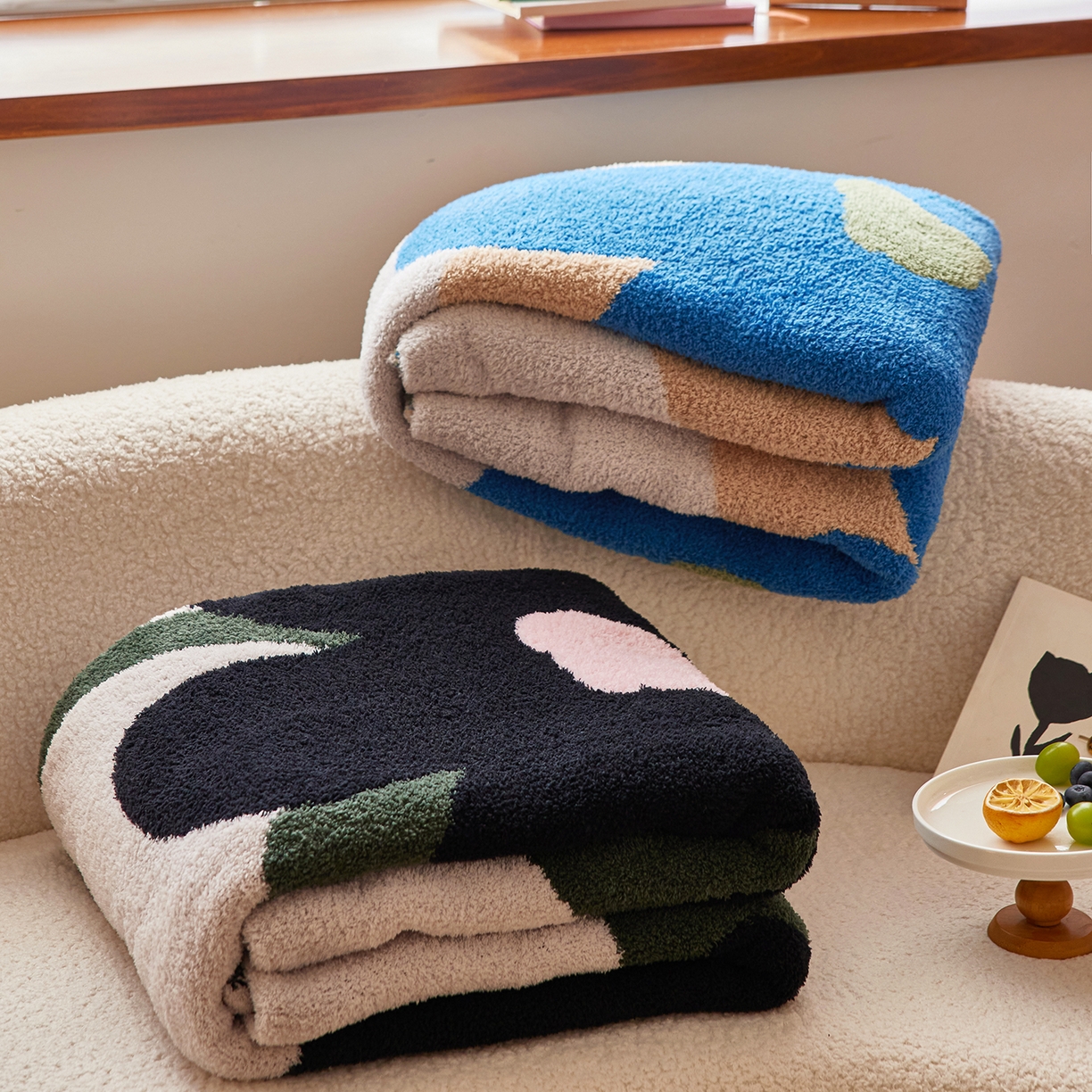 91家纺网 家纺一手货源 找家纺 安莱生活 2025新款设计师款半边绒多功能盖毯 组合