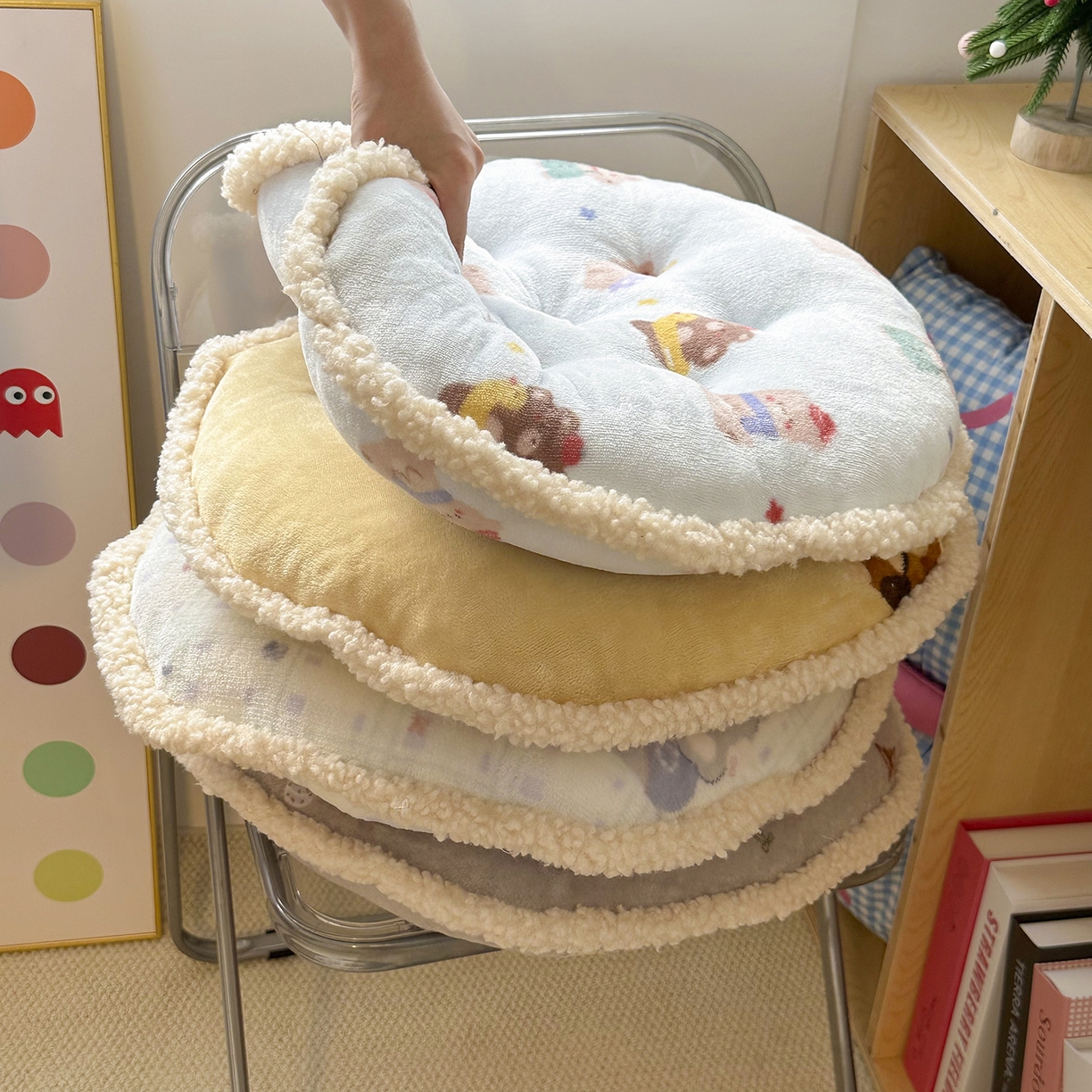 91家纺网 家纺一手货源 找家纺 （总）番茄+2025秋冬新款牛奶绒卡通蒲团坐垫